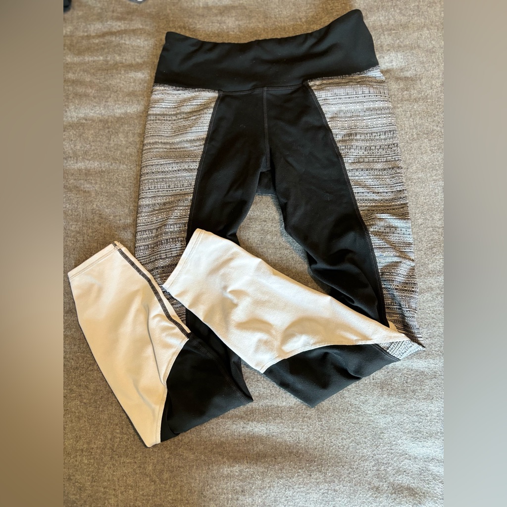 Athleta Women's High Rise Jacquard Flow Chat Leggings Pilayo Black Sz M